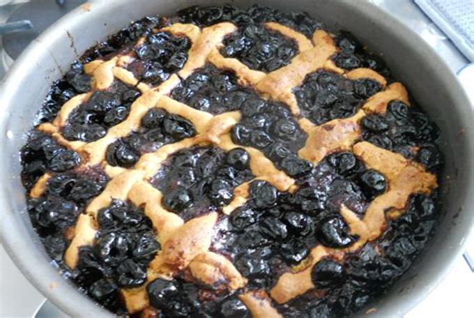 Crostata di amarene brusche