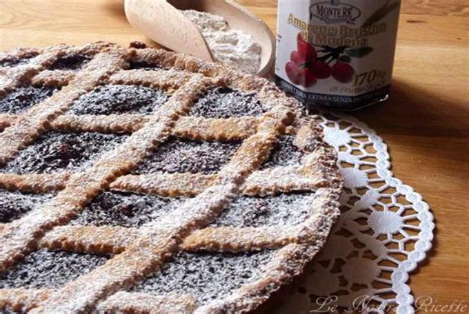 Crostata di amarene brusche